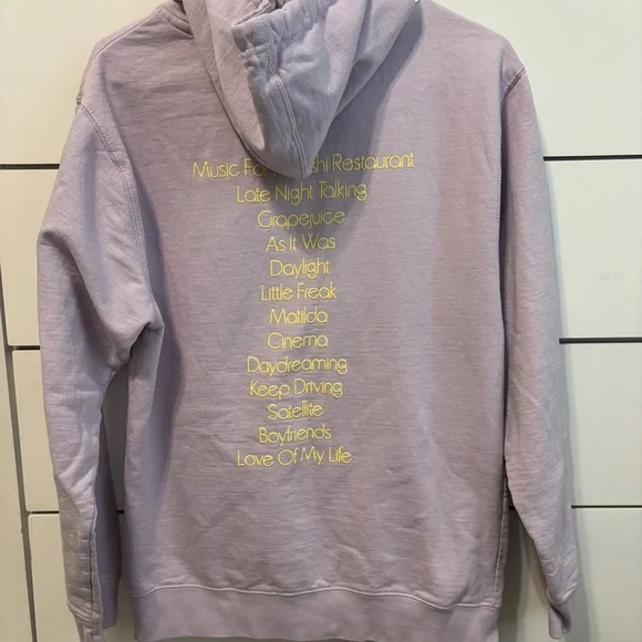 Harry’s House Lilac tracklist sweatshirt - Picture 3 of 5